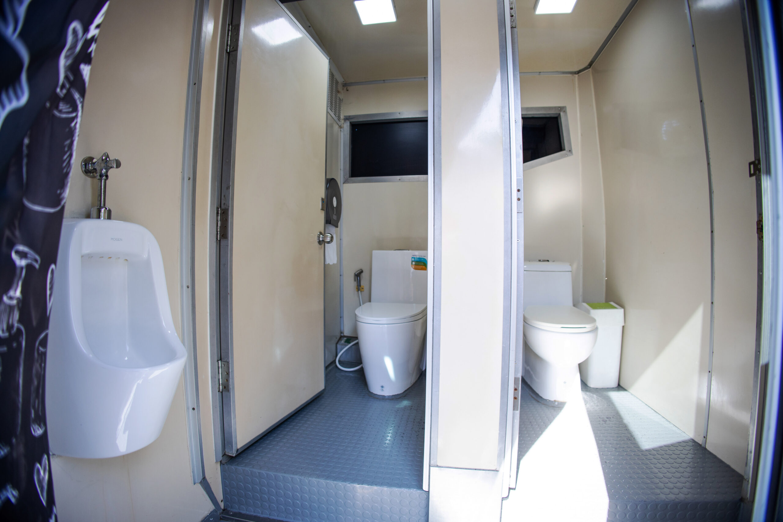 รถสุขาเคลื่อนที่ให้เช่า 78