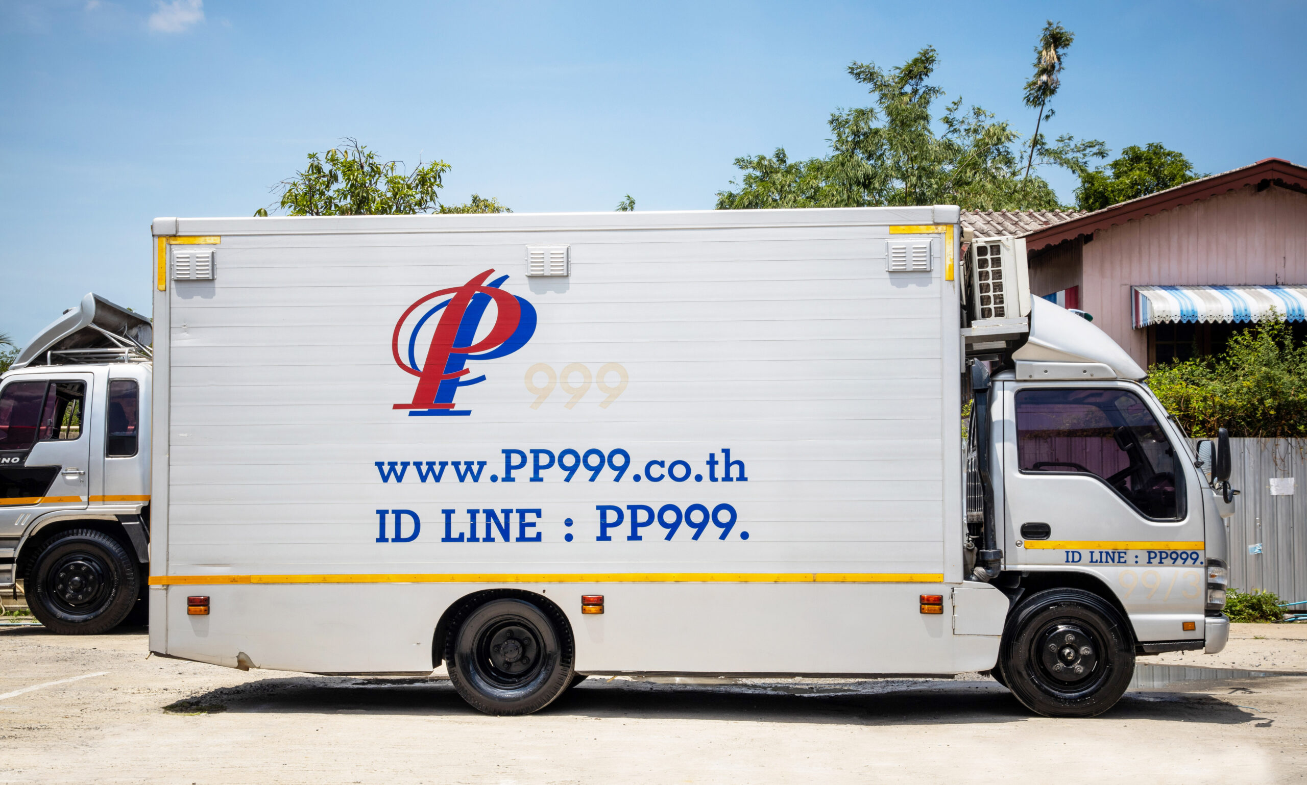 รถสุขาเคลื่อนที่ให้เช่า 111