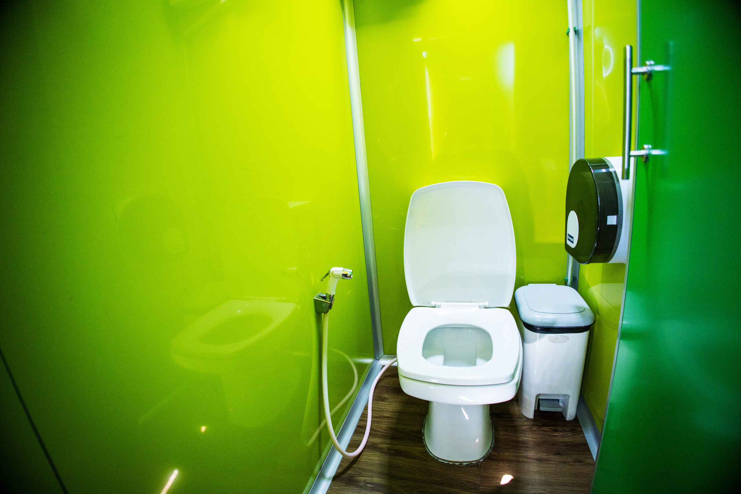 รถสุขาเคลื่อนที่ให้เช่า 124