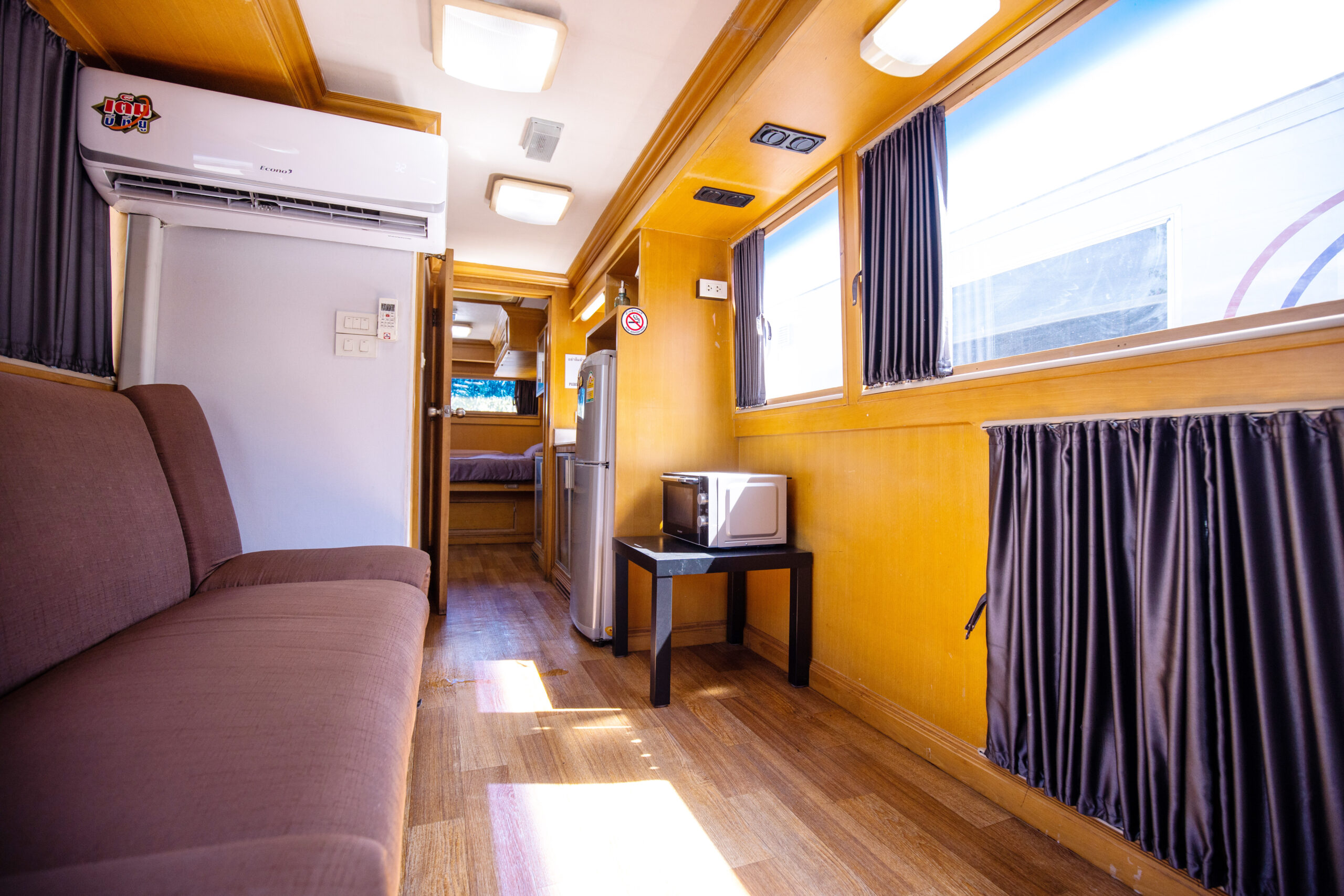 รถบ้านเคลื่อนที่ 45