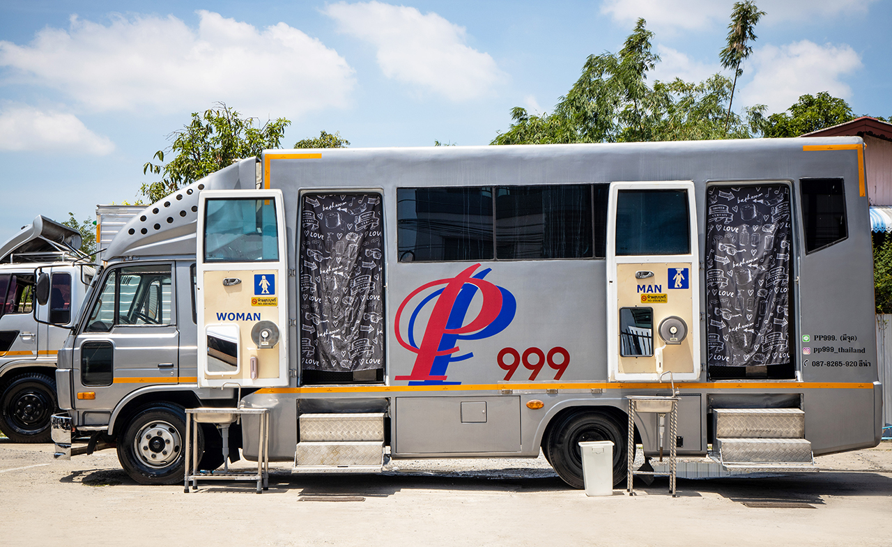 รถสุขาเคลื่อนที่ให้เช่า 3